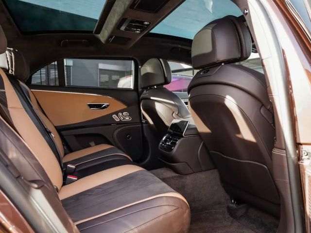 Bentley Flying Spur V8