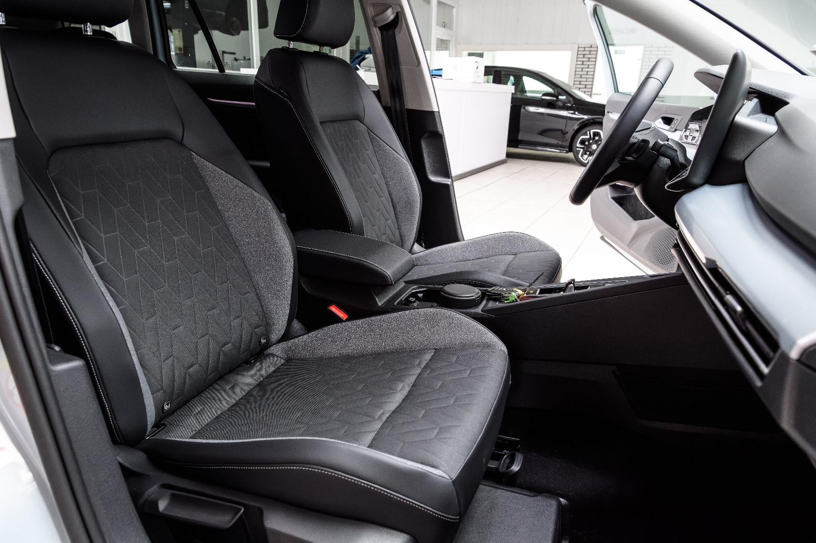 Volkswagen Golf 1.5 eTSI DSG Golf VIII Variant