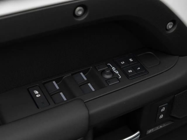 Land Rover Defender 110 D200 Dynamic SE