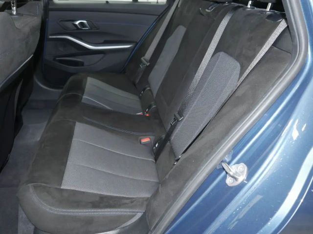 BMW 320 320d M-Sport Touring xDrive