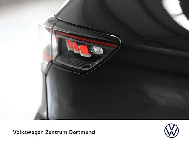 Volkswagen Golf 1.5 eTSI Golf VIII R-Line