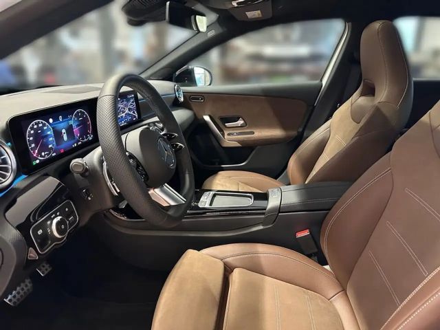 Mercedes-Benz A 220 A 220 d AMG Line Premium