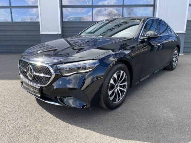Mercedes-Benz E 200 AVANTGARDE Sedan