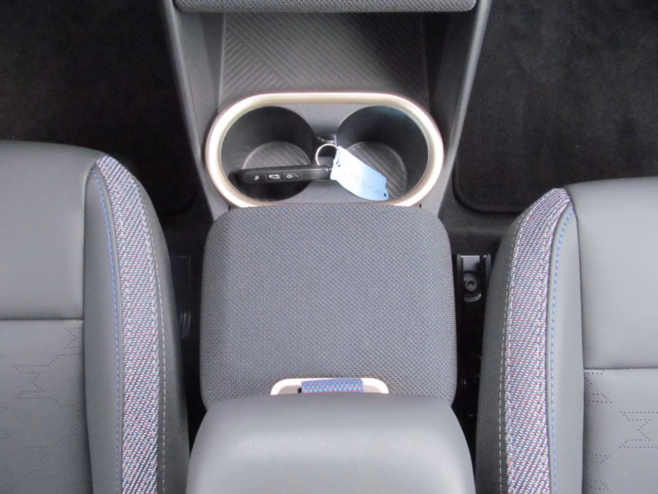 MINI Cooper C Countryman Countryman C HUD PanoD.Kamera OLED KomfZ.AHK 18"