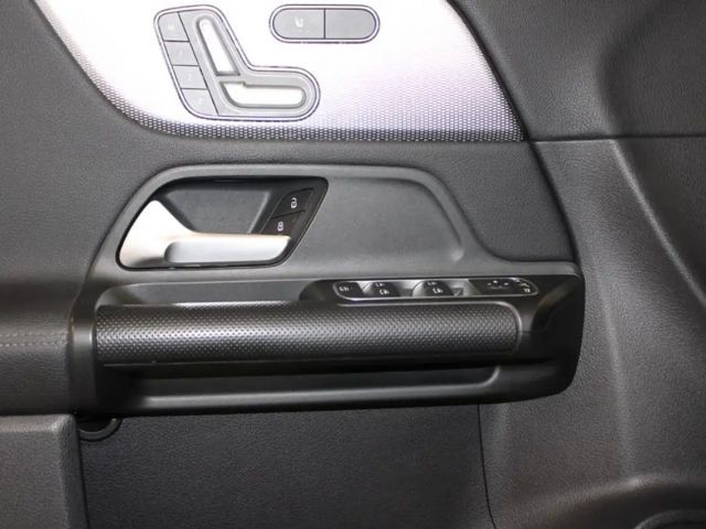 Mercedes-Benz GLA 200 Style