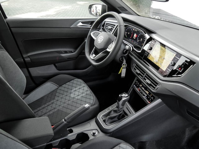Volkswagen Polo Polo 1.0 R-LINE CAM ACC LM17 NAVI CARPLAY SITZHZ