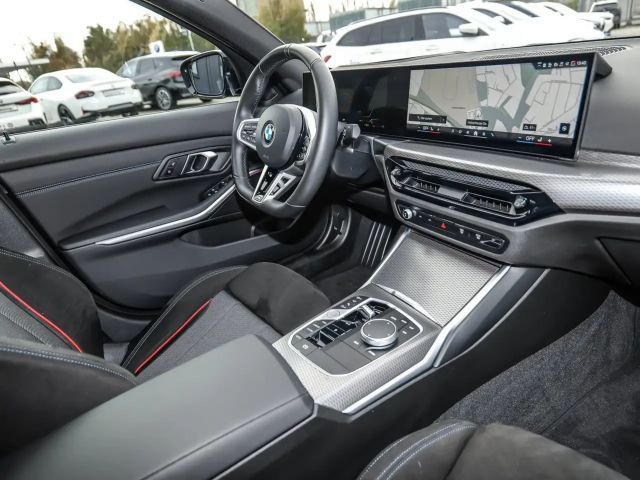 BMW 320 320i M-Sport Sedan