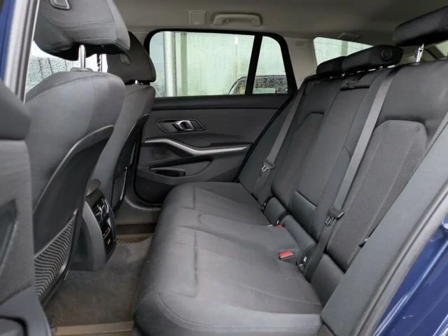 BMW 330 330e Touring