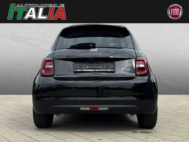 Fiat 500e La Prima