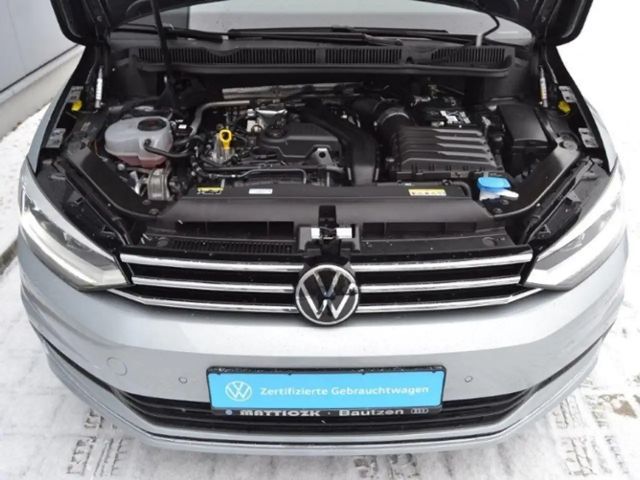 Volkswagen Touran 1.5 TSI DSG IQ.Drive Move