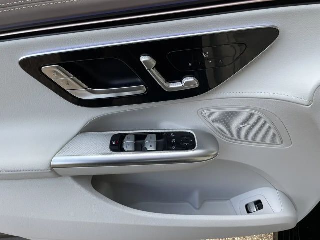 Mercedes-Benz EQE 300 AMG Line Sedan