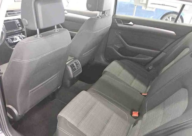 Volkswagen Passat 1.5 TSI Business Variant