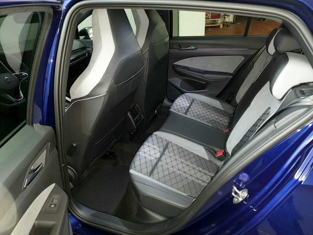 Volkswagen Golf 1.5 eTSI R-Line