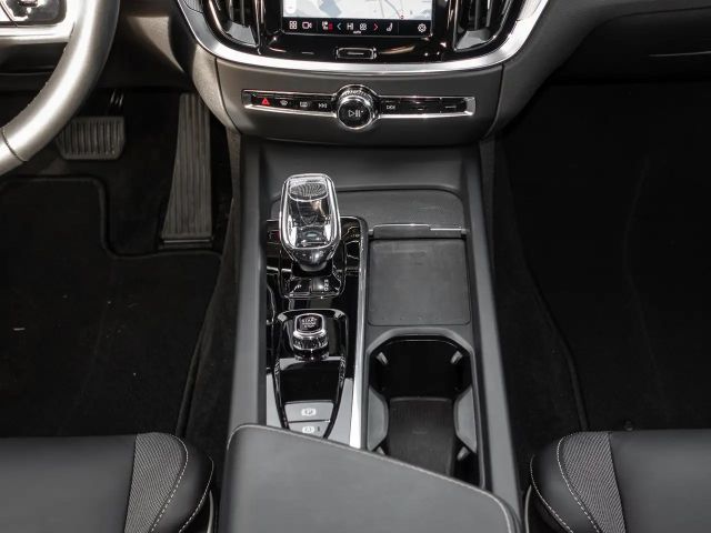 Volvo V60 Cross Country AWD Plus