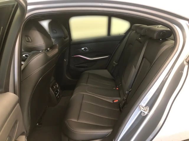 BMW 330 330e Sedan xDrive