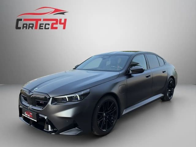 BMW M5 Sedan