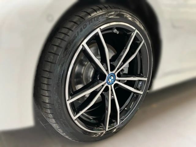 BMW 330 330e Touring xDrive