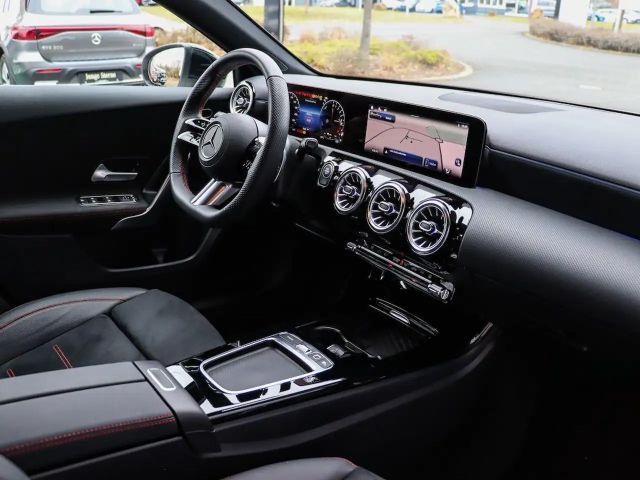 Mercedes-Benz A 250 A 250 e AMG Line