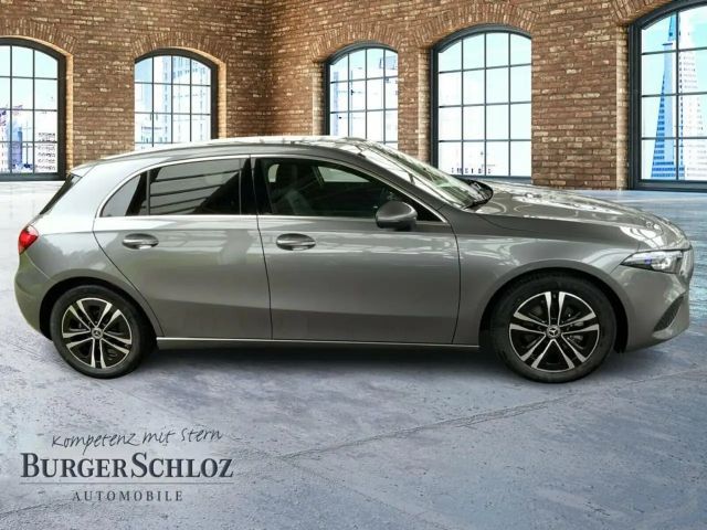 Mercedes-Benz A 180 W-Paket KAM PDC SpurH LM Navi AUT KlimaA