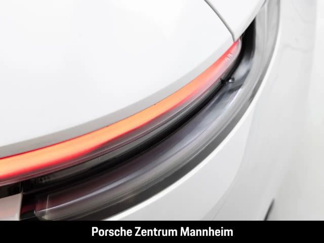 Porsche 911 4 Coupé GTS Targa