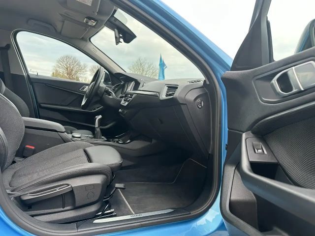 BMW 116 116i Sedan Sport Line