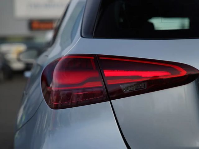 Mercedes-Benz A 180 Hatchback Progressive