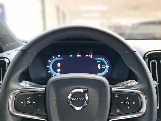 Volvo XC40 Core R-Design Recharge