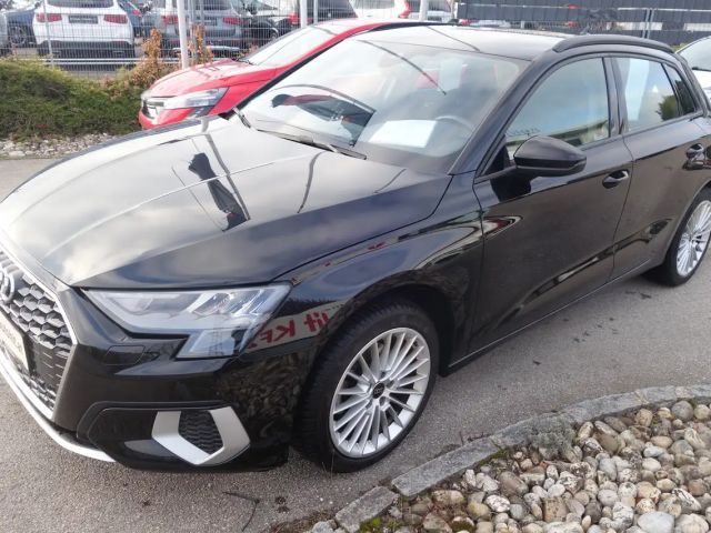 Audi A3 30 TFSI S-Tronic Sedan