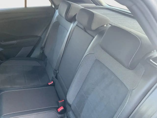 Volkswagen T-Roc 1.5 TSI DSG R-Line