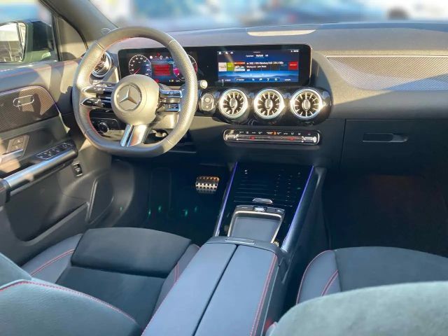 Mercedes-Benz GLA 200 AMG Line