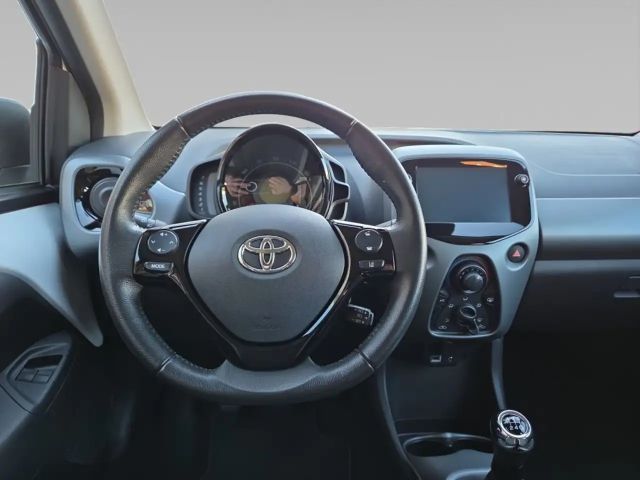 Toyota Aygo X Play Team D
