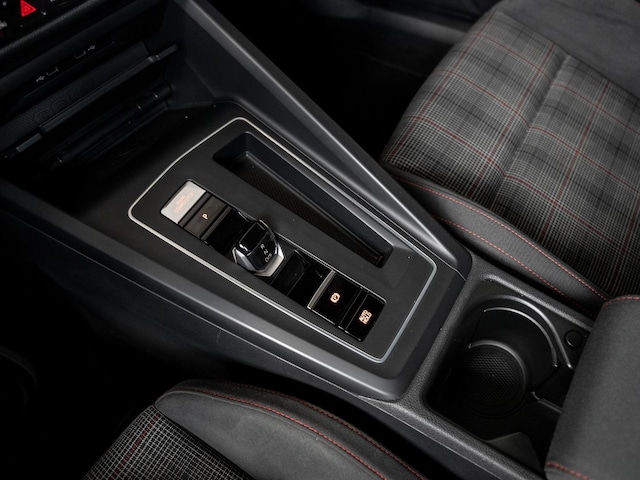 Volkswagen Golf 2.0 TSI DSG