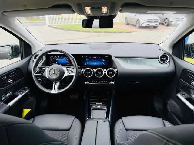 Mercedes-Benz B 200 Progressive Sedan