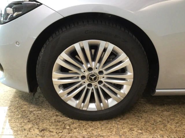 Mercedes-Benz C 180 AVANTGARDE Sedan