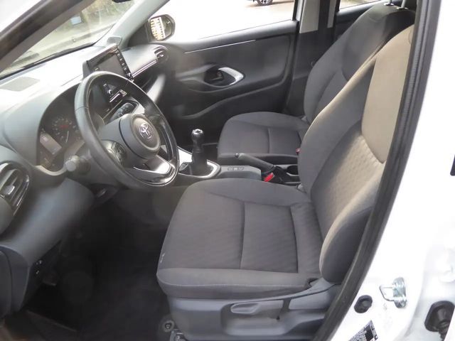 Toyota Yaris Active VVT-i