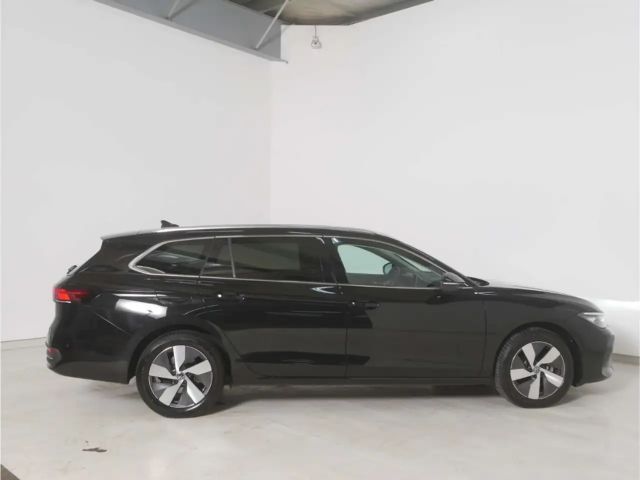 Volkswagen Passat 1.5 eTSI Business DSG