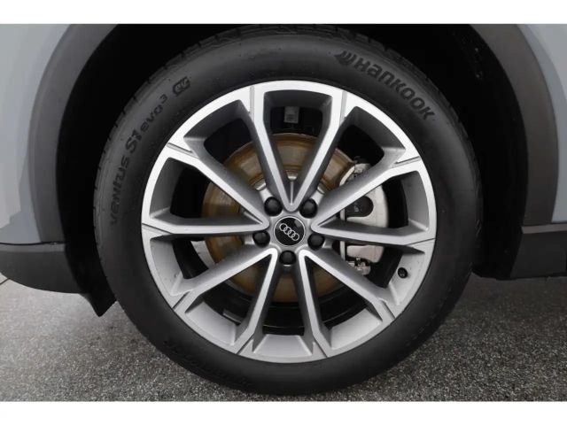 Audi Q4 e-tron P-Dach/20''/W-Pumpe/AHK-Vorb.