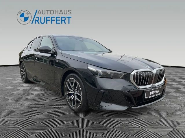 BMW 520 520d M-Sport Sedan