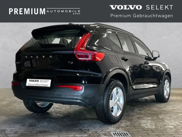 Volvo XC40 Core Momentum