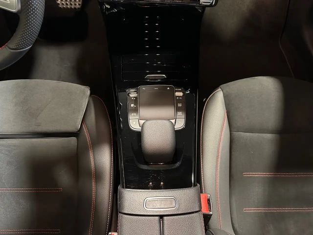 Mercedes-Benz A 250 A 250 e AMG Line