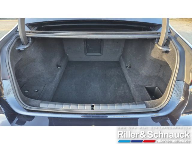 BMW 740 740d M-Sport Sedan xDrive