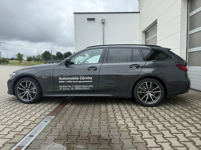BMW 330 330e Touring xDrive