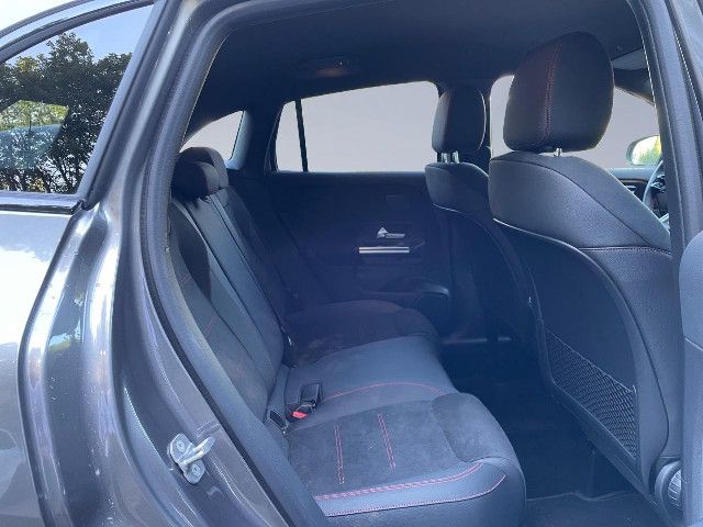 Mercedes-Benz GLA 200 AMG Line