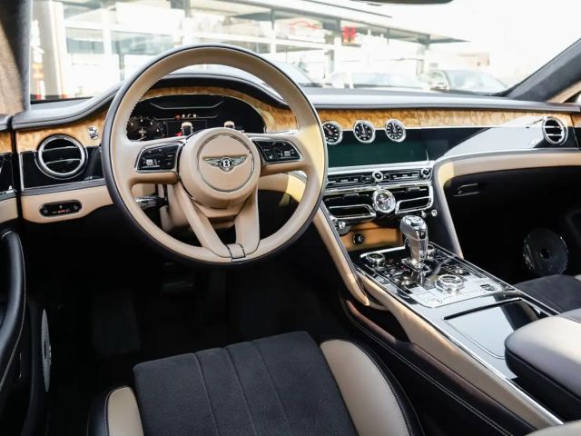 Bentley Flying Spur V8