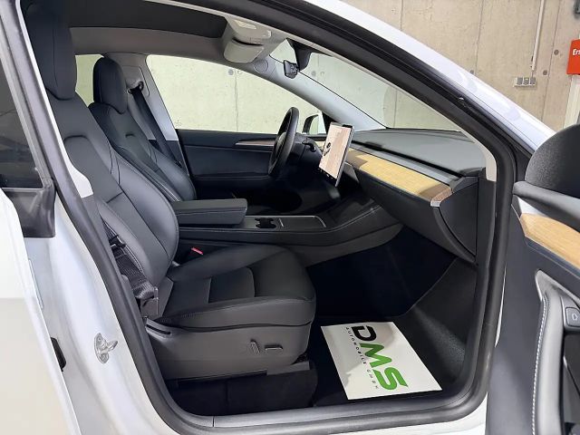 Tesla Model Y AWD Long Range