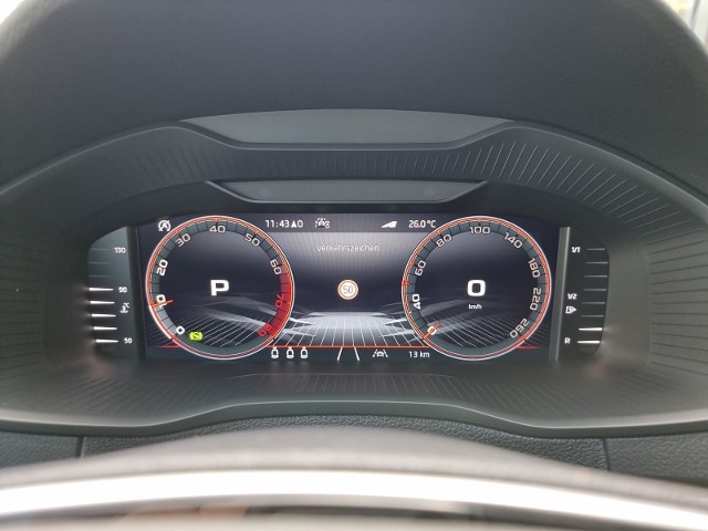 Skoda Karoq 1,5 TSI DSG AHK+RFK+LED