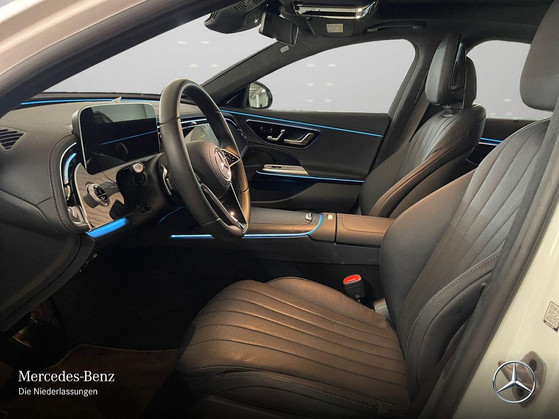 Mercedes-Benz E 200 AVANTGARDE Sedan