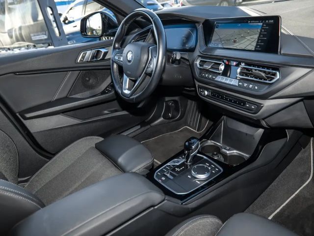BMW 118 118i Sedan Sport Line