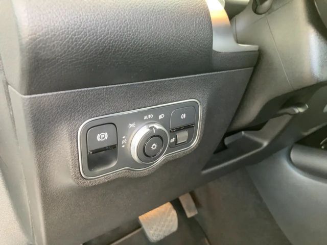 Mercedes-Benz GLB 200 4MATIC GLB 200 d