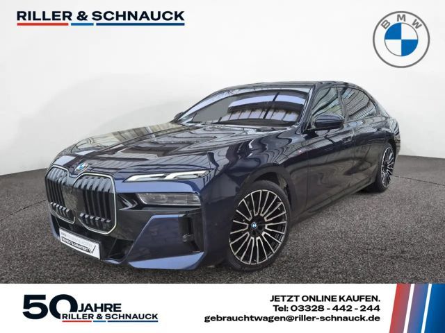 BMW 740 740d 740e M-Sport Sedan xDrive